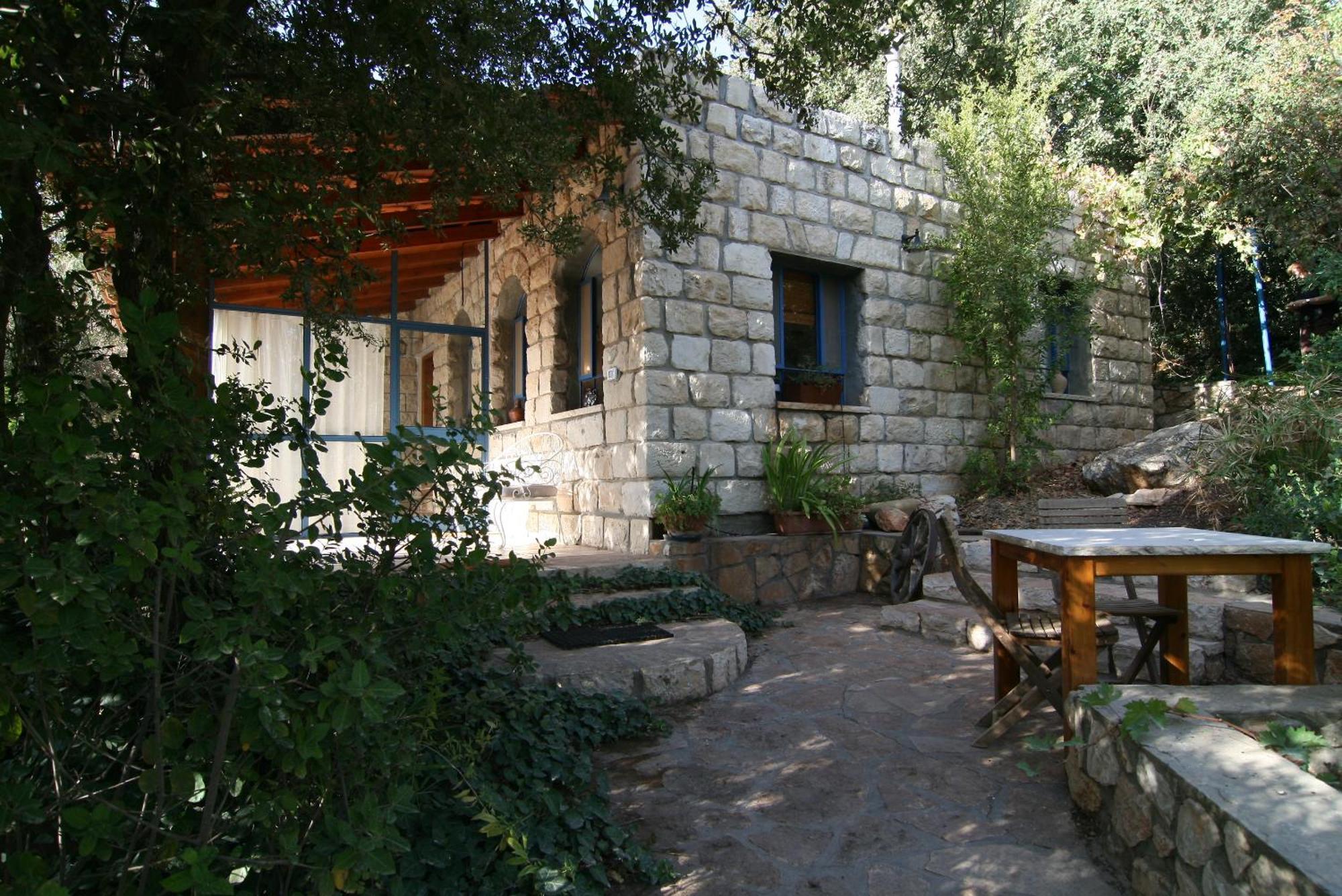 Zimmers At The Forest Amirim Exterior photo